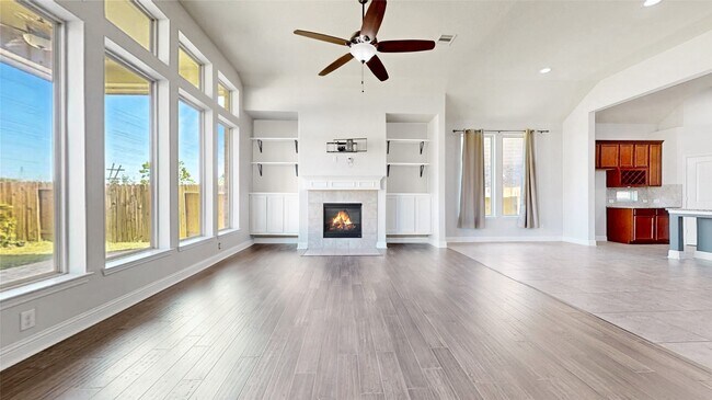 Building Photo - 2135 Llerena Ln