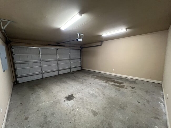 Building Photo - 2568 Middletowne Dr
