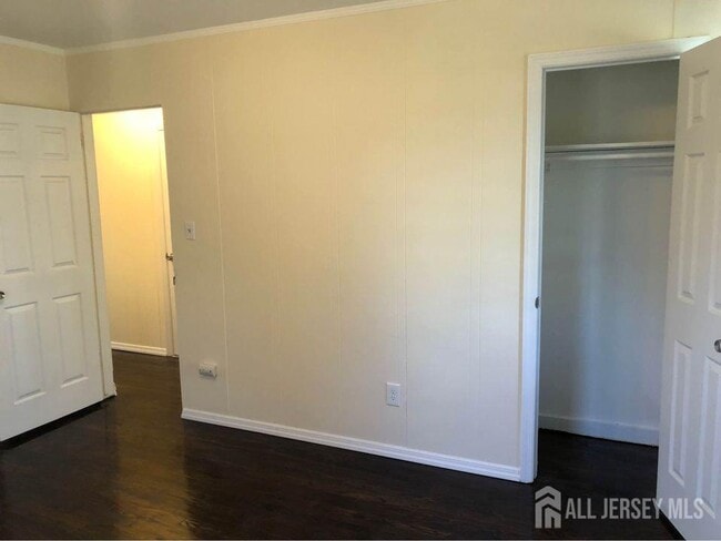 Building Photo - 148 Main St