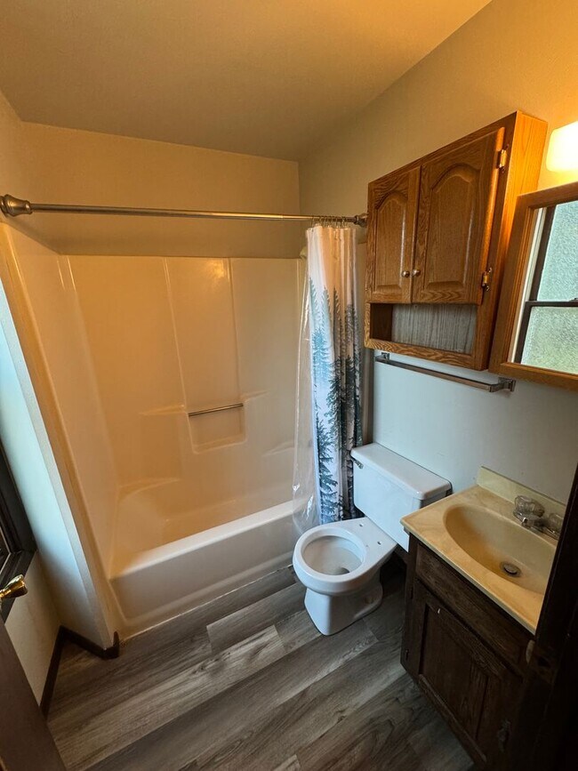 Building Photo - 1421 E Midway Rd