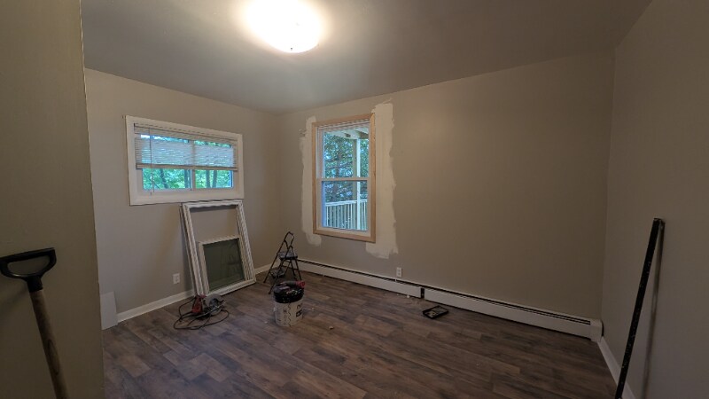 Building Photo - 472 Burgess St