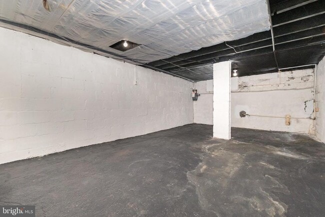 Building Photo - 3822 6th St