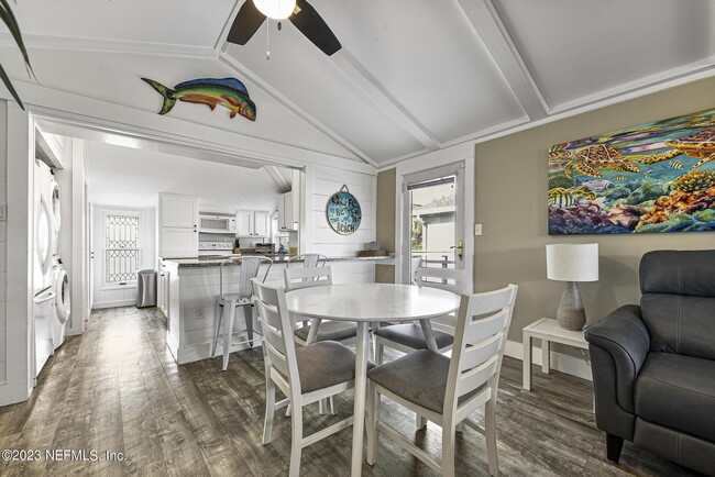 Building Photo - 187 19th St N