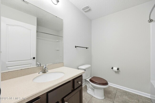 Building Photo - 15653 Mason Lakes Dr