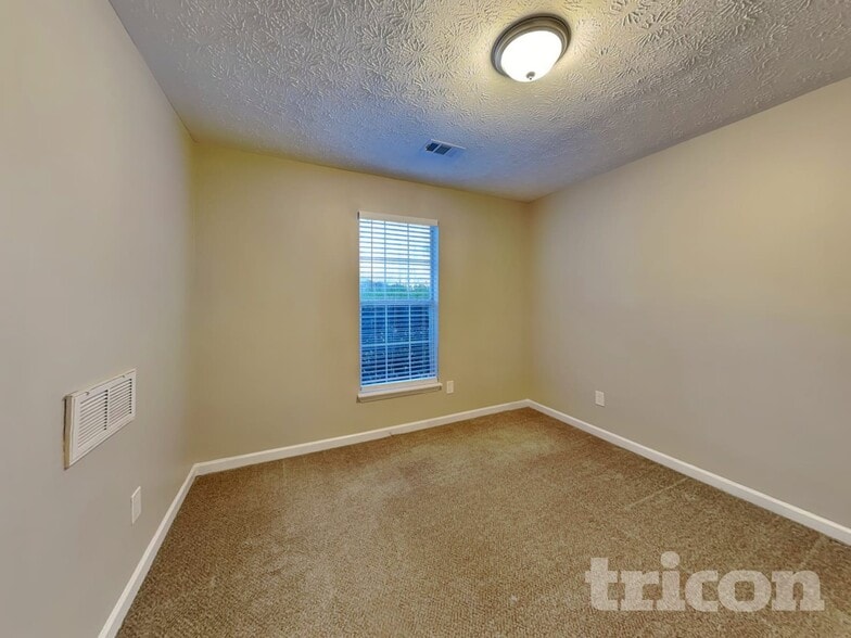 Building Photo - 2024 Atha Woods Dr