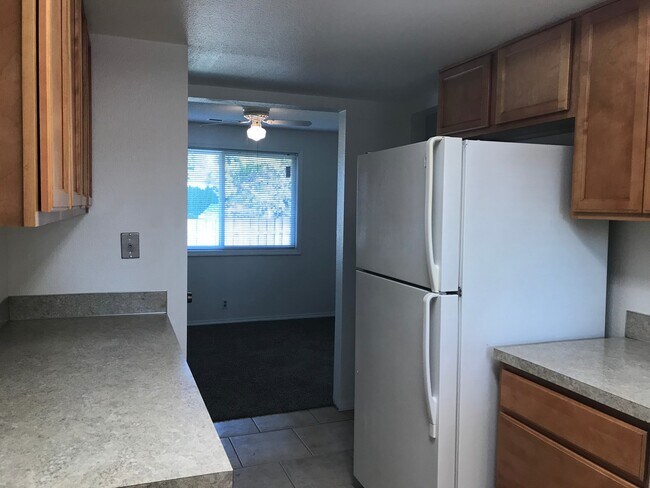 Building Photo - Adorable 3 Bed 2 Bath Ranch Style Home on ...