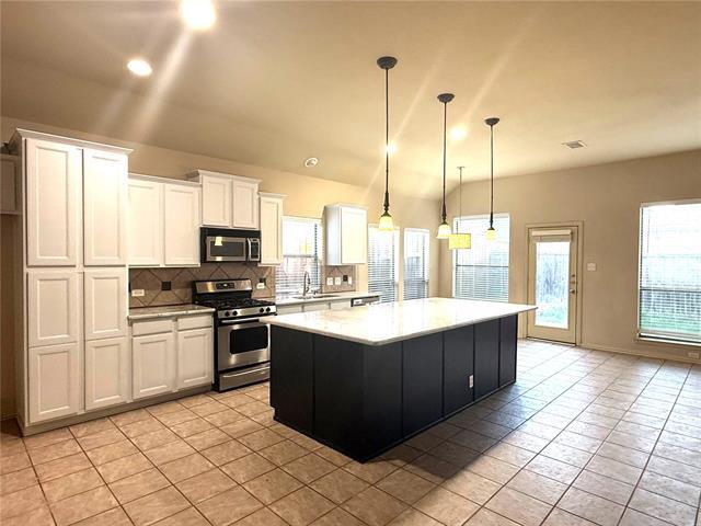 Building Photo - 2617 Independence Dr