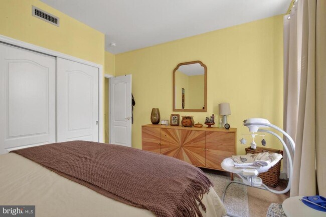 Building Photo - 4215 Ridge Ave