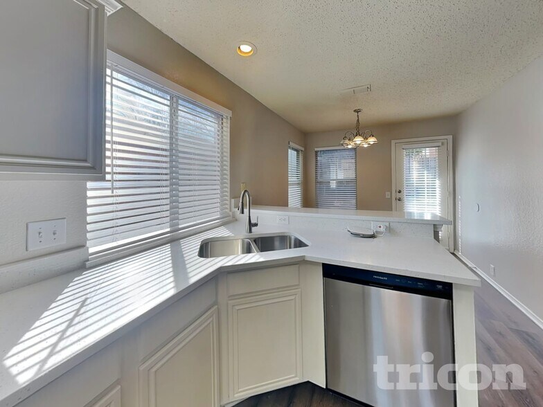 Building Photo - 821 Stafford Station Dr