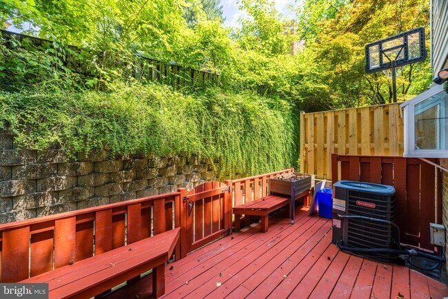 Building Photo - 2135 Derby Ridge Ln