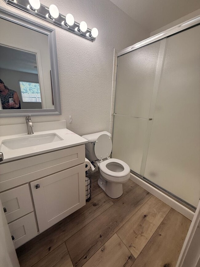 Building Photo - Charming Home for Rent in Montebello Vista...