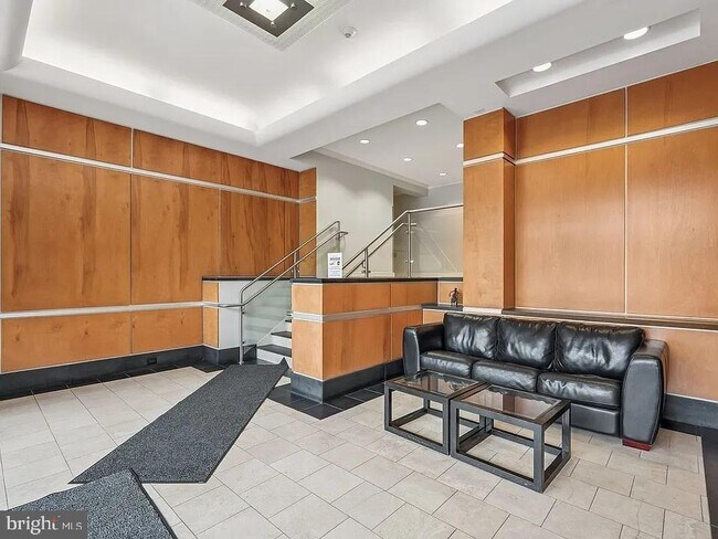 Building Photo - 1730 Arlington Blvd