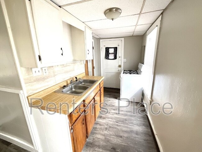 Building Photo - 517 S 40th W Ave