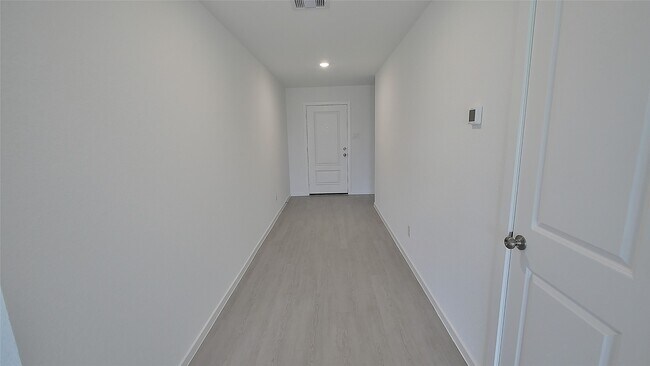 Building Photo - 26814 Feather Reed Dr