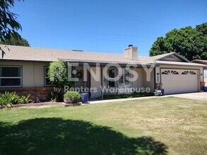 Building Photo - Ideal 3 Br+Den 2 Ba 2 Car Garage Home with Pool Near Loop 202 and Gilbert Rd in Mesa