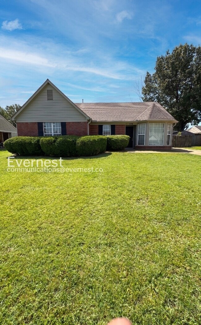 Building Photo - 4199 Blackstone Dr
