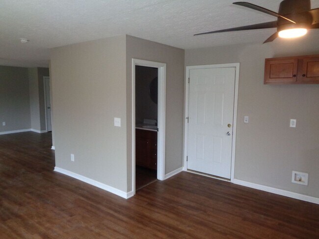 Building Photo - 3490 Hader Ave 4BR/2.5BA (Cincinnati)