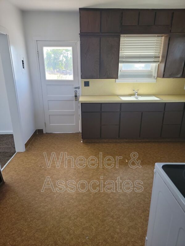 Building Photo - 787 N 1500 W