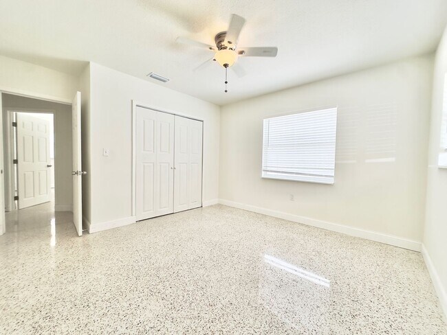 Building Photo - 3bed/2bath Home Off Treasure Island Causew...