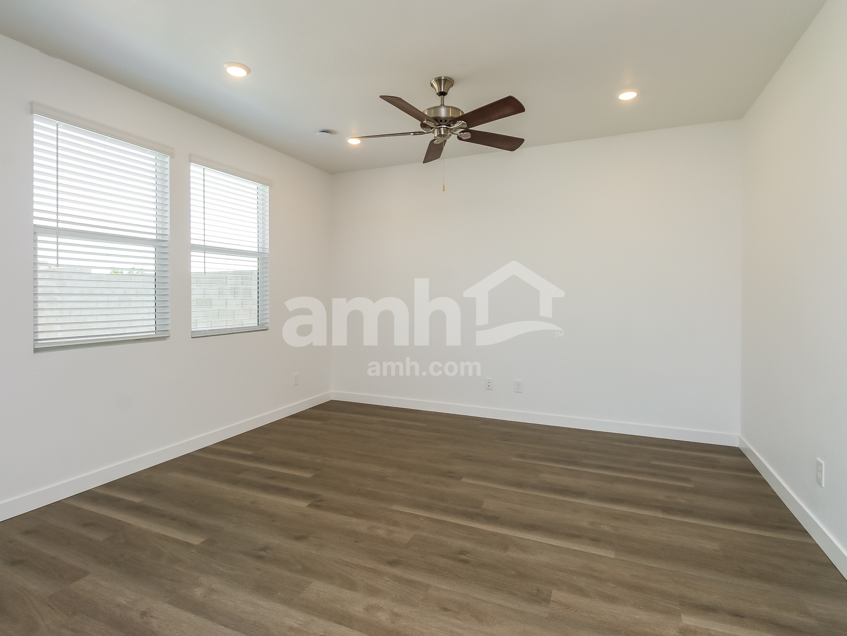 Building Photo - 20177 W Thomas Rd