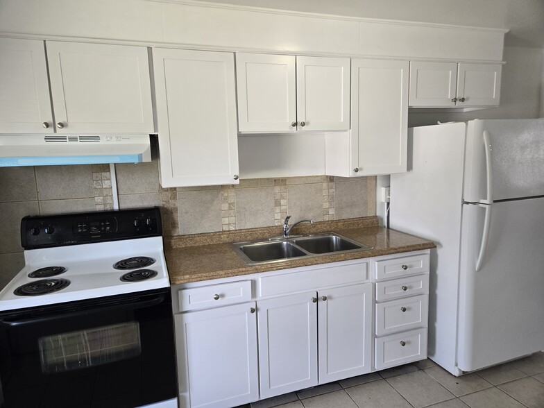 Building Photo - 3518 Elmora Ave