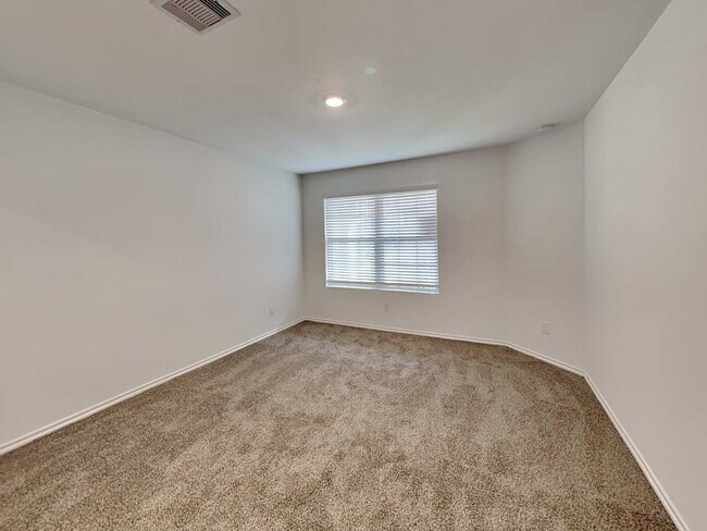 Building Photo - 24114 Mustang Run Dr