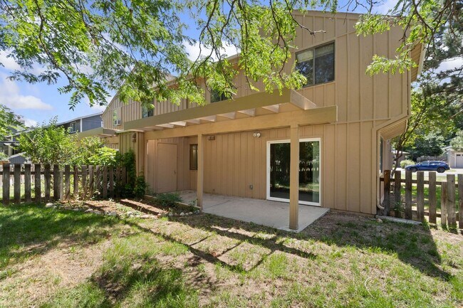 Building Photo - 514 Strachan Dr