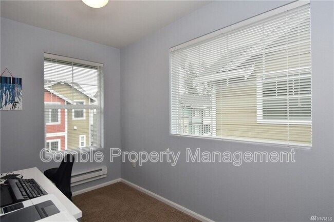 Building Photo - 16115 40th Ave SE