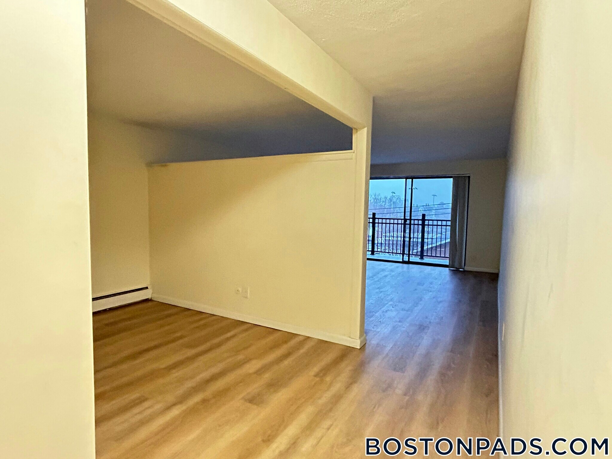 Building Photo - 24 Whites Ave