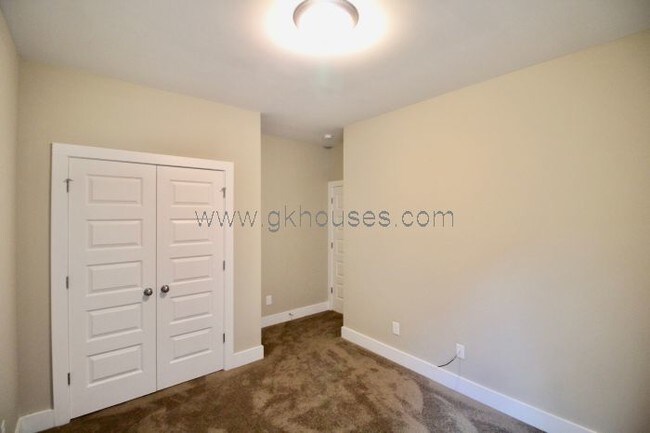 Building Photo - 5525 Park Side Rd