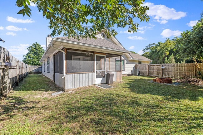 Building Photo - 470 Managua Way