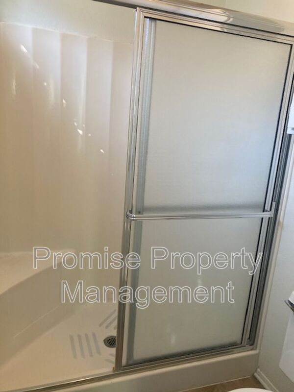 Building Photo - 1744 Calle Platico