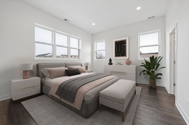 Building Photo - 1952 W Ohio St