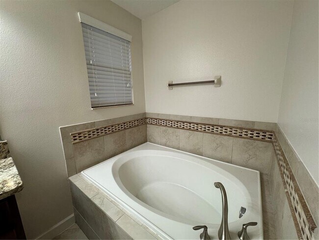 Building Photo - 11523 Peru Springs Pl