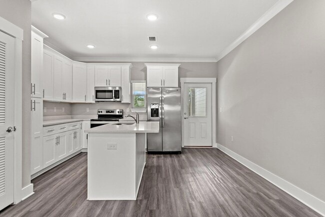 Building Photo - 306 N Sand Palm Rd