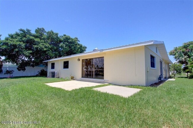 Building Photo - 331 Carmine Dr