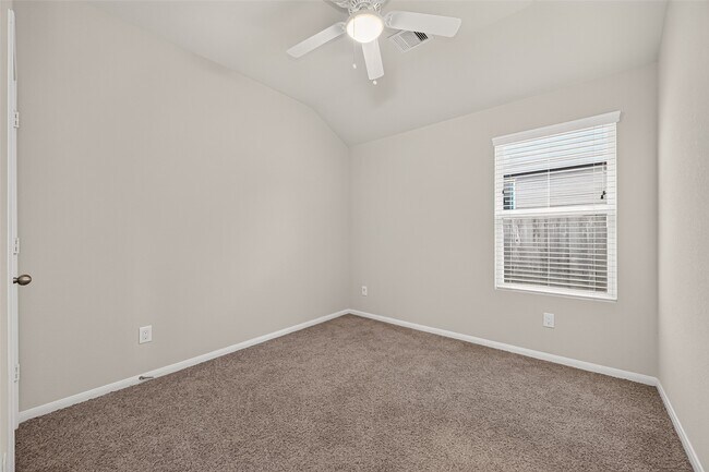 Building Photo - 2122 Artic Loon Dr