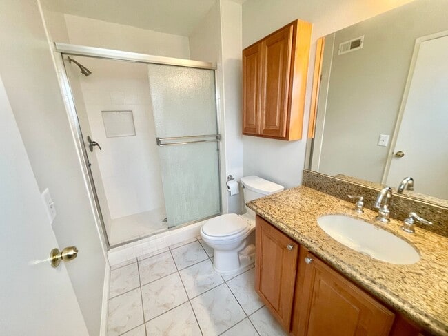 Building Photo - Single family home located in desirable Yorba Linda neighborhood! SMALL/MEDIUM DOGS OK!