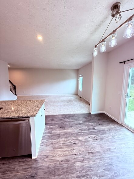 Building Photo - 3387 Jackson Park Dr NW