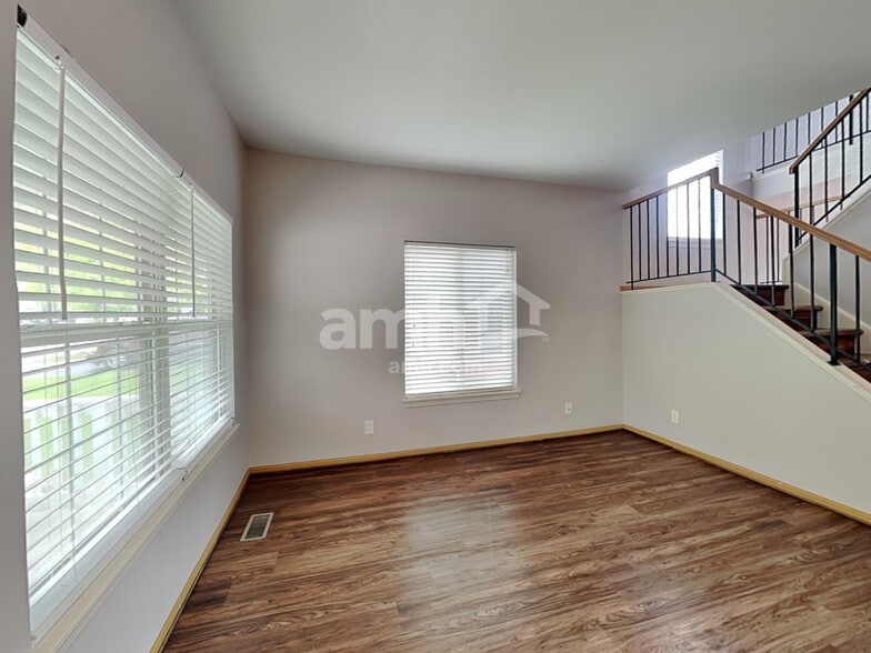 Building Photo - 21343 Earhart Ct