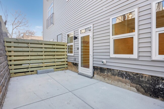 Building Photo - 2644 Coral St