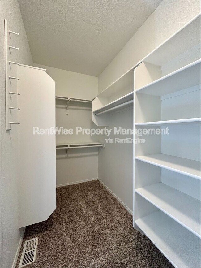 Building Photo - 690 W Konavle Ct