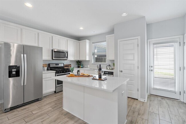 Building Photo - 1713 Yaupon Grove Ln