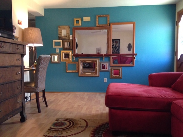 Fun living room. Cable ready tv and FREE wifi. - 224 Hopi Ave