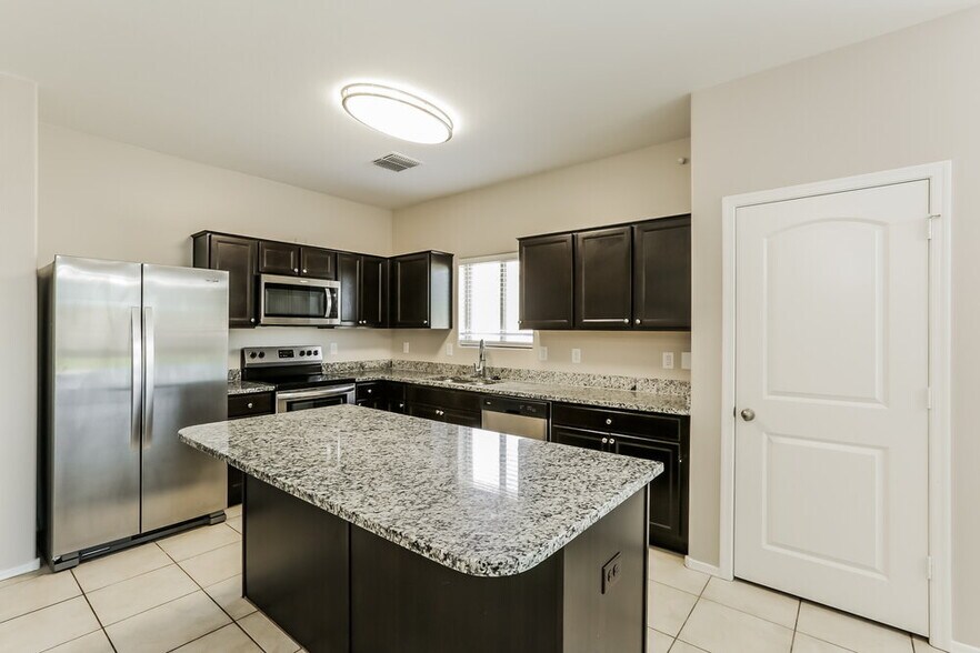 Building Photo - 6861 S Blue Hills Dr