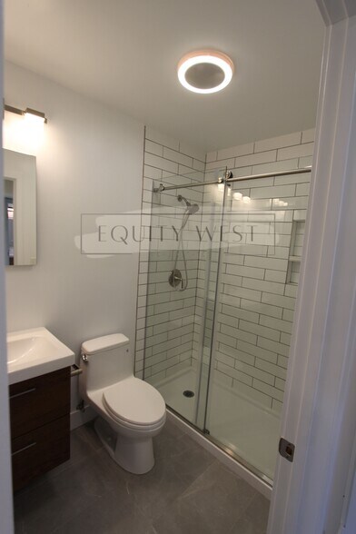 3506 - 3506 Suter St