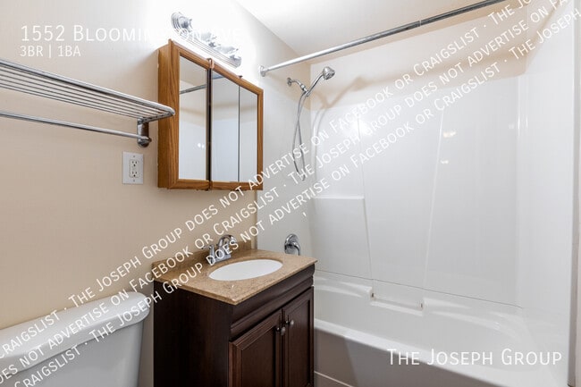 Building Photo - 1552 Bloomington Ave