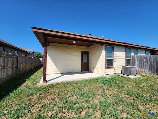 Building Photo - 1135 Creekside Orchard