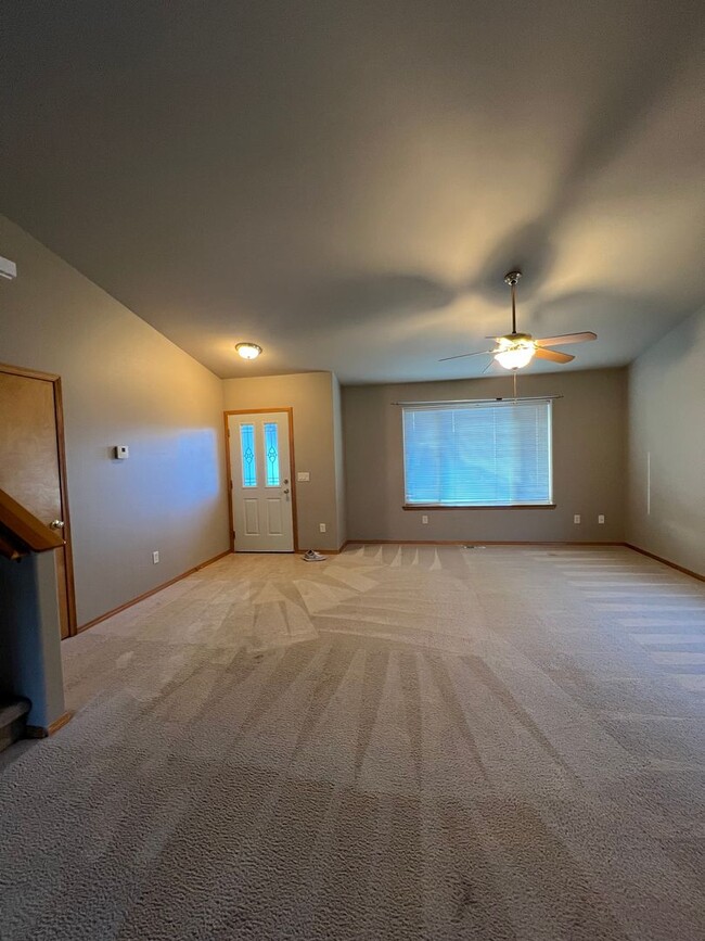 Building Photo - 2 Bedroom Home in Blaine!