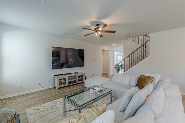 Building Photo - 4876 Elm Leaf Dr